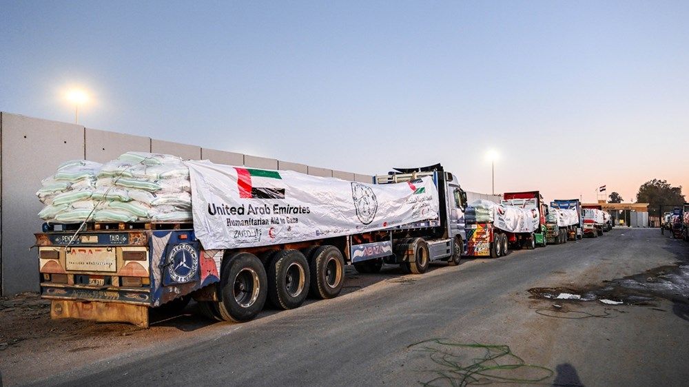 قوافل إماراتية تصل إلى قطاع غزة محملة بمساعدات