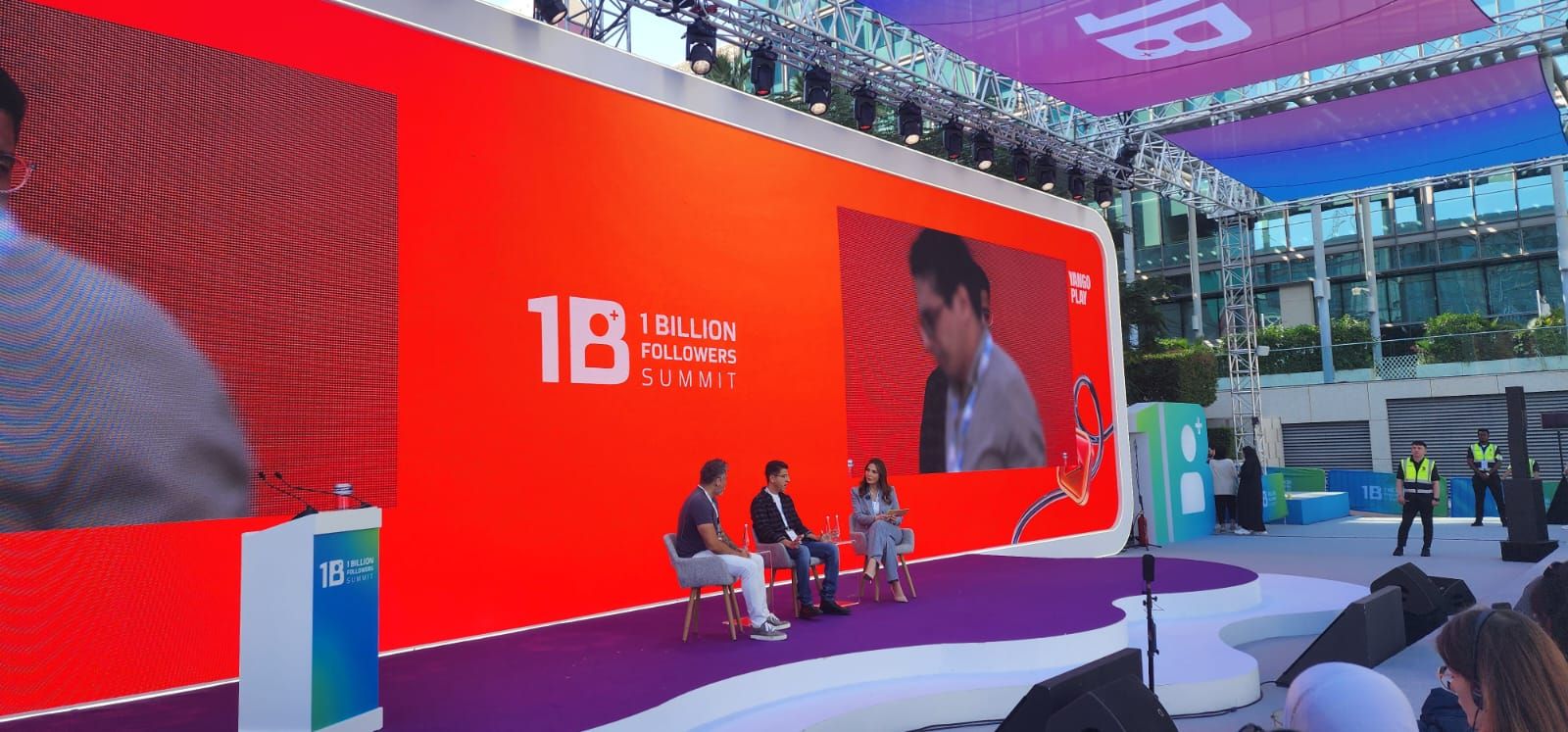 الامارات | "بودكاسترز" مشاركون في قمة المليار: الذكاء الاصطناعي سيكون له دور رئيسي في مستقبل البودكاست