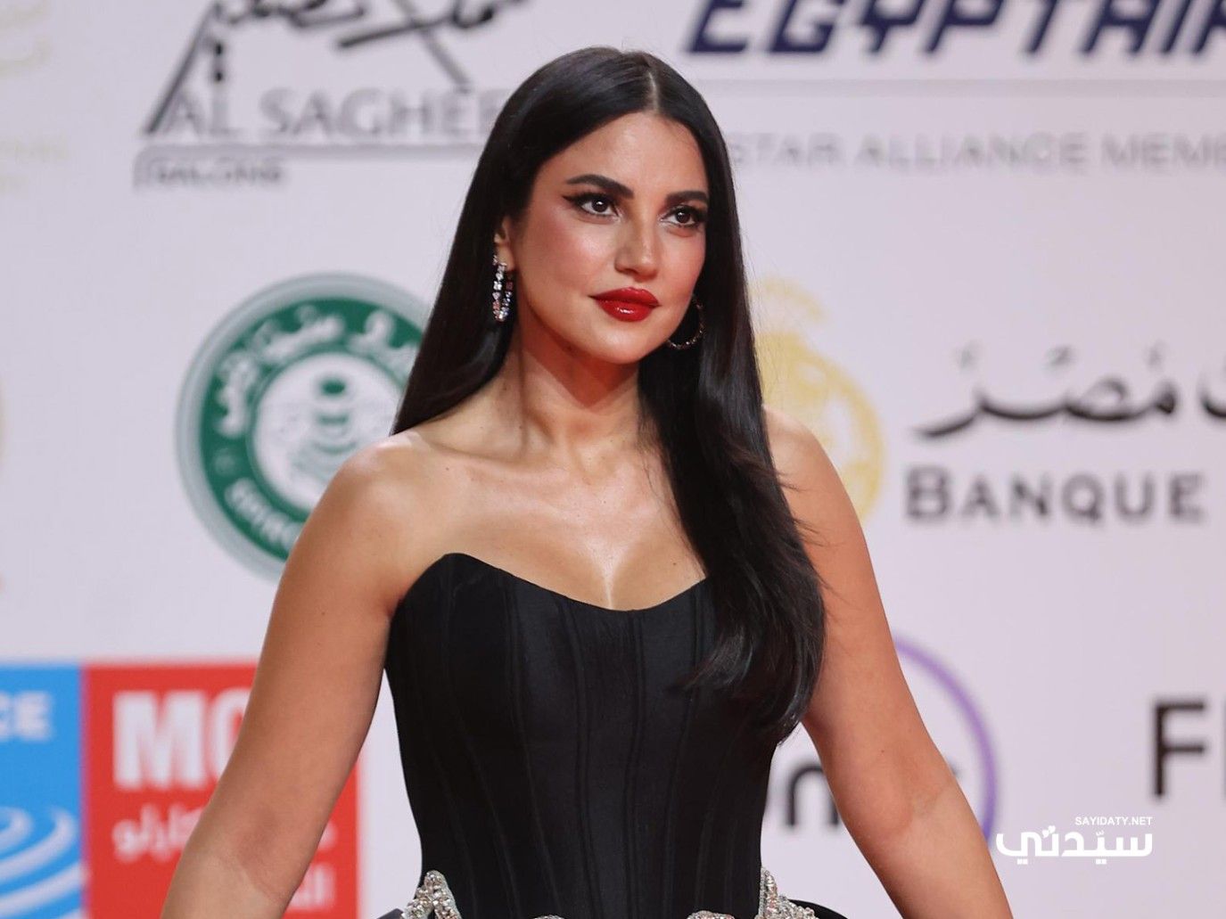 في يوم ميلادها.. 10 صيحات مكياج بلمسات فخمة من وحي درة زروق