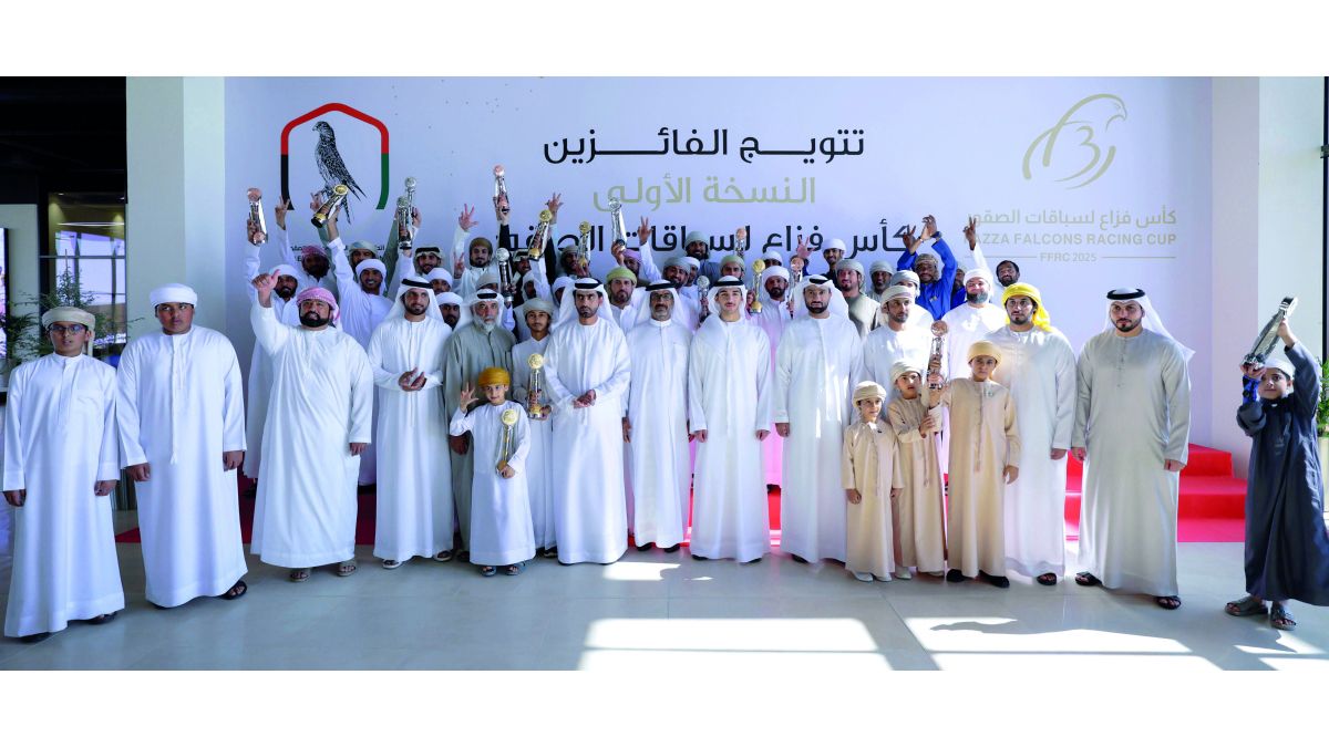 الامارات | أحمد بن محمد يشهد انطلاق كأس فزّاع لسباقات الصقور