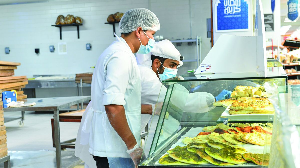 الامارات | إغلاق 4 مطاعم ومنشأة لتجارة المواد الغذائية بأبوظبي خلال 2024