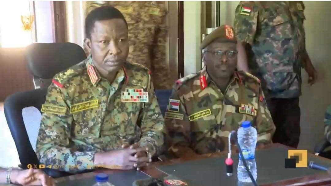 كباشي يعقد اجتماعا مع قادة الفرق العسكرية بمحور الجزيرة