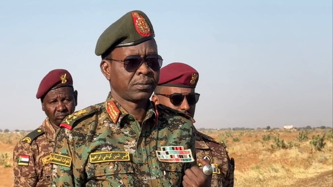 شاهد بالفيديو.. كباشي يخاطب الجنود بود مدني ويشعل حماسهم: (فكينا ليكم اللجام وبكرة بندخل هذه المنطقة بالزلط ما بالدقداق)