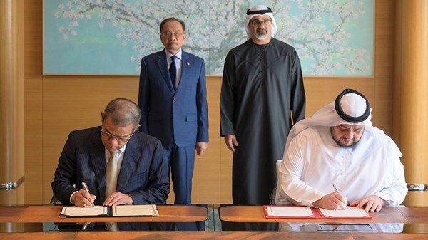 بحضور خالد بن محمد بن زايد ورئيس وزراء ماليزيا وطحنون بن زايد.. الإمارات وماليزيا تبرمان مذكرة تفاهم للتعاون في إطار مبادرة «ماليزيا مدني للذكاء الاصطناعي»