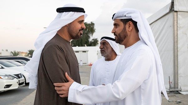 ذياب بن محمد بن زايد يقدّم واجب العزاء في وفاة والد الشهيد خالد علي البلوشي