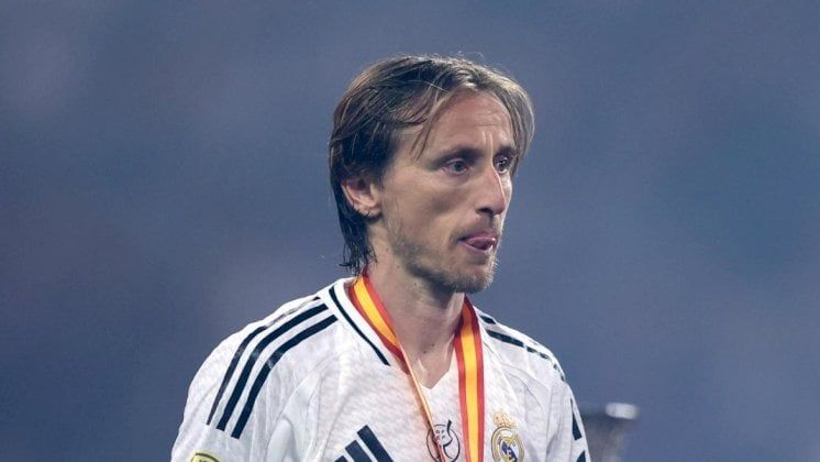 مودريتش: ليس جميلاً أن يمطرنا برشلونة بـ 9 أهداف في مباراتين