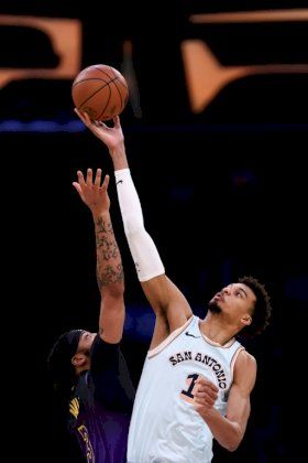 دوري "أن بي ايه": ليكرز وكليبرز يعودان إلى المنافسة وسط استمرار الحرائق في لوس أنجليس