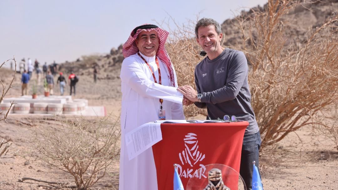 تعاون استراتيجي بين رالي داكار السعودية 2025 وكاتريون