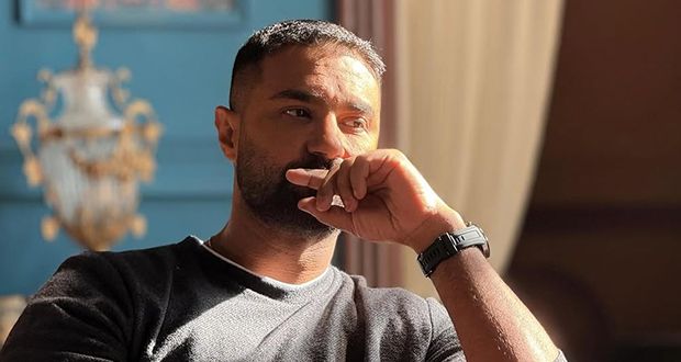 كريم فهمي يكشف كواليس “وتقابل حبيب” بلقطات عفوية