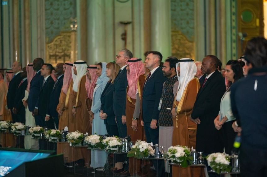 نيابة عن خادم الحرمين .. وزير الصناعة يفتتح مؤتمر التعدين الدولي