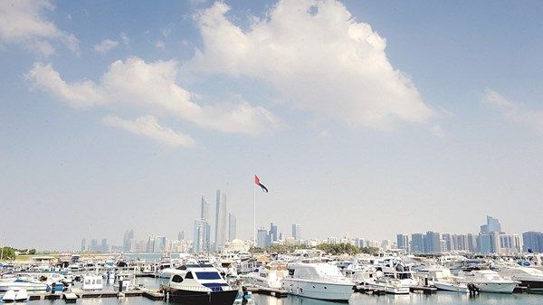 انخفاض بدرجات الحرارة وأمطار محتملة على مناطق بالدولة