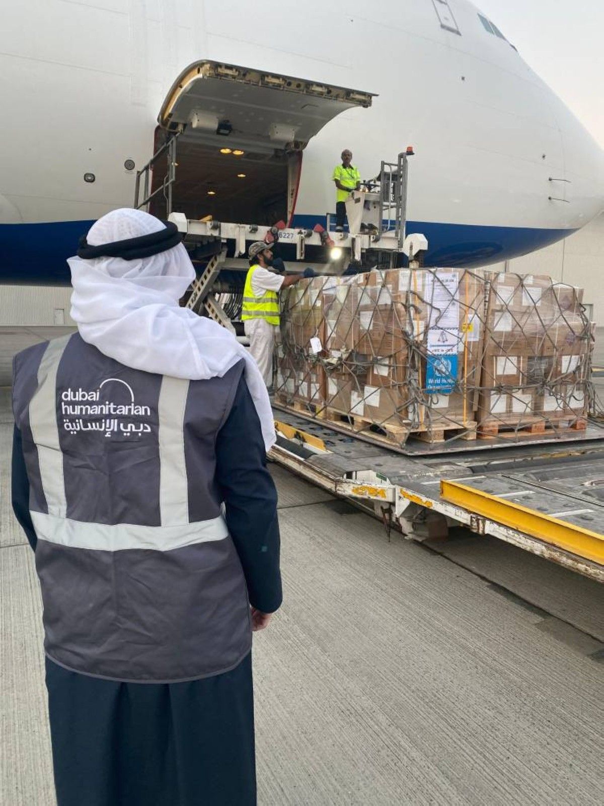 الخليج اليوم .. بتوجيهات محمد بن راشد .."دبي الإنسانية" تنقل أكثر من 68 طناً من الإمدادات الطبية إلى غزة