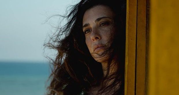 “نتفليكس” تعرض فيلم “من وراء الموج” لـ نادين لبكي