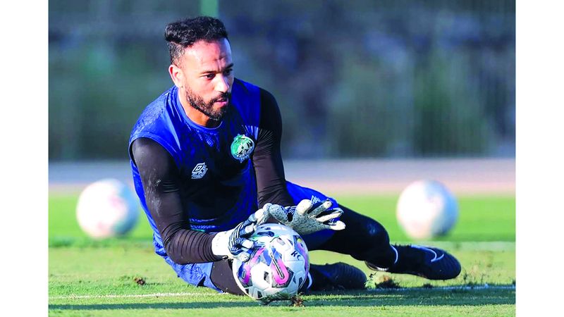 الامارات | حارس مرمى الرجاء المغربي.. إلى الوصل