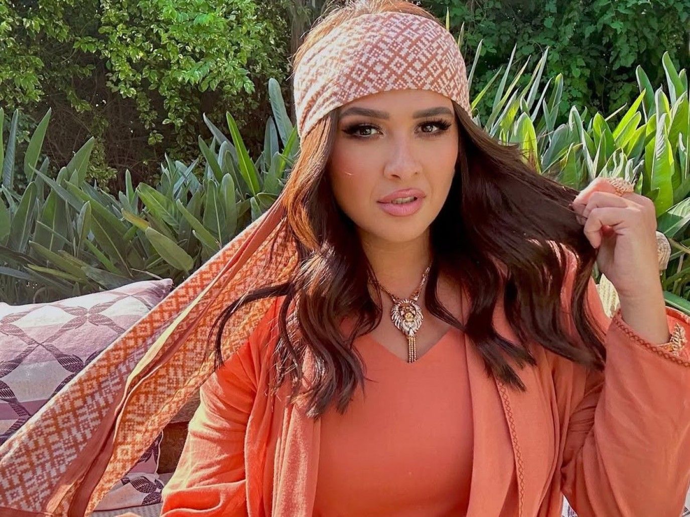 ياسمين عبد العزيز في يوم ميلادها.. إطلالات جمالية ساحرة بتفاصيل مميزة