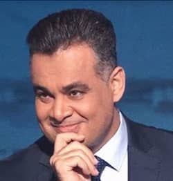 شاهد بالفيديو.. سيدة سودانية تفاجئ مذيع قناة الجزيرة أحمد طه وتبعث له برسالة مؤثرة أثناء فرحتها بتحرير مدينة ود مدني