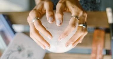 طالع الأبراج: 4 أبراج حظها في السما خلال 2025 رغم البداية الصعبة.. برج الحمل أولها