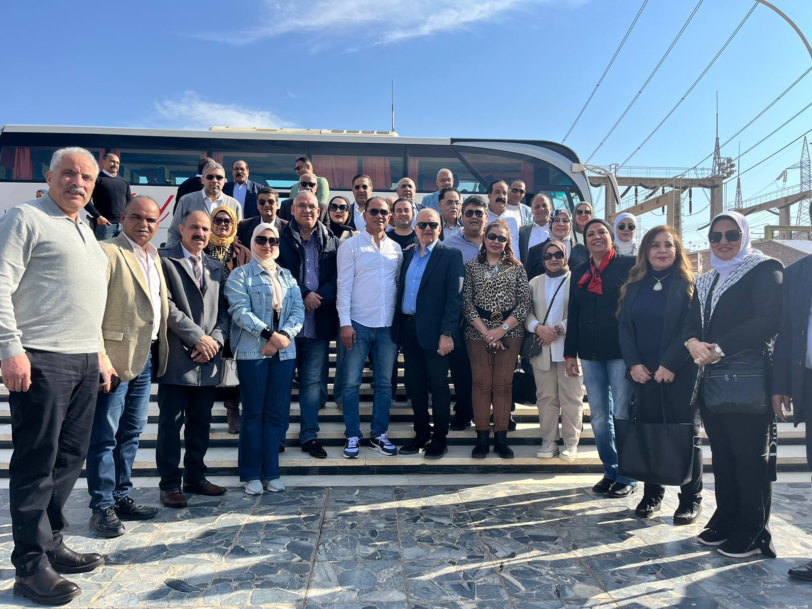 وفد لجنة الطاقة بمجلس النواب يصل إلى محطة السد العالى