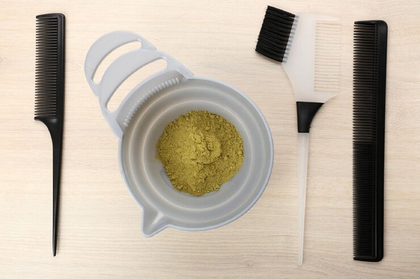 من الأعشاب الطبيعية إلى الصبغات الكيميائية.. تطور تلوين الشعر عبر الزمن