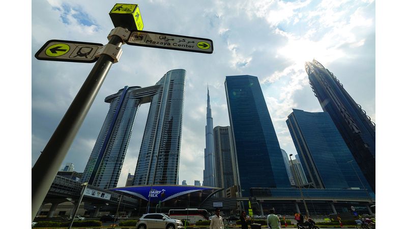 الامارات | طقس غائم وأمطار متوقعة اليوم وغداً