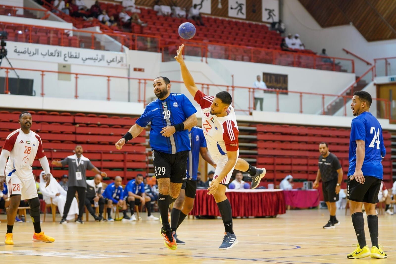 الامارات | الشارقة وشباب الأهلي إلى نهائي "كأس اليد"