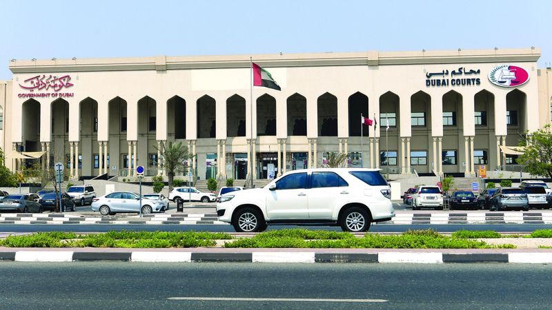 الامارات | «عربي» يتهم صديقه بالاستيلاء على سيارته بعد مغادرته الدولة نهائياً