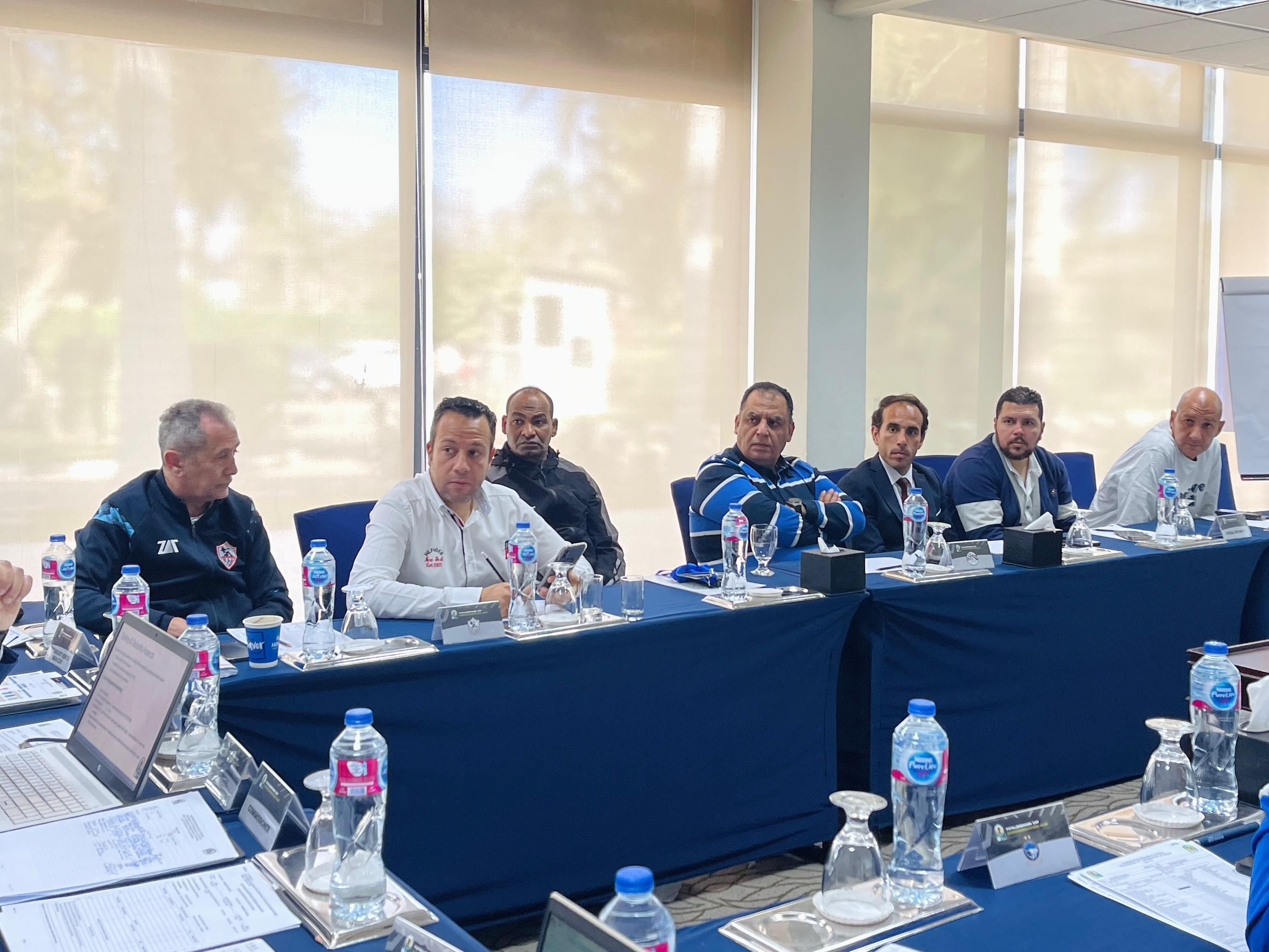 الزمالك يرتدى الزى الأبيض فى مواجهة إنيمبا بالكونفدرالية غدًا