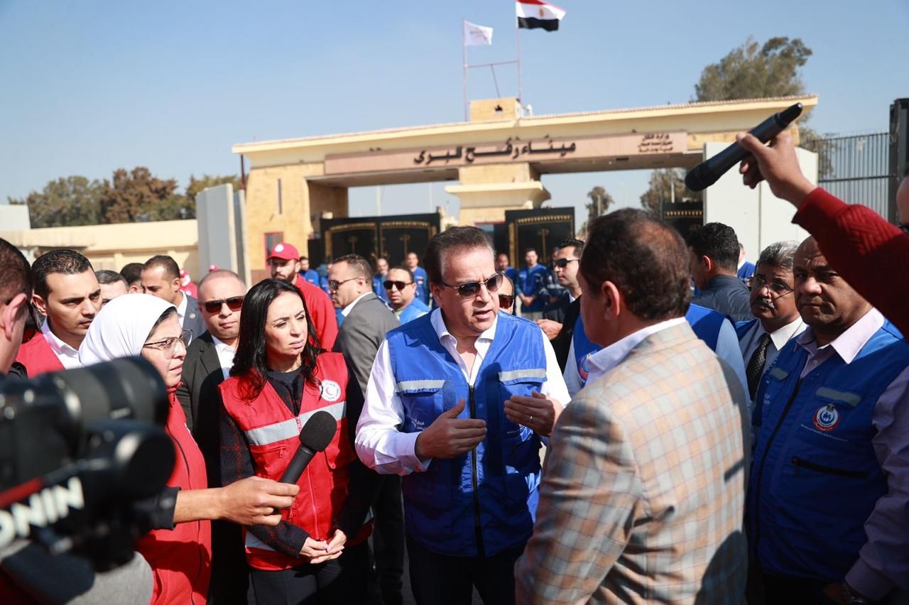 نائب رئيس مجلس الوزراء يتفقد الحجر الصحى بمعبر رفح البرى