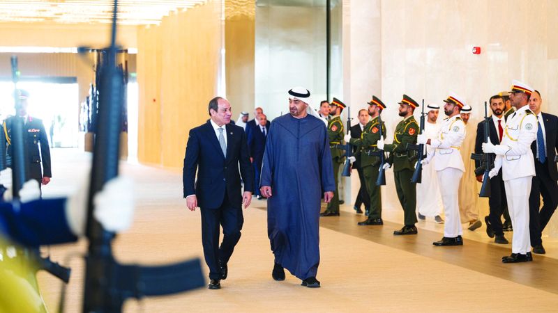 الامارات | ودّعه رئيس الدولة.. الرئيس المصري يغادر البلاد