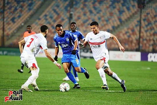 جهاز منتخب مصر بقيادة التوأم يحضر مباراة الزمالك وإنيمبا النيجيري