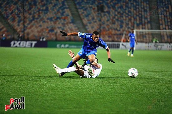 جهاز منتخب مصر بقيادة التوأم يحضر مباراة الزمالك وإنيمبا النيجيري