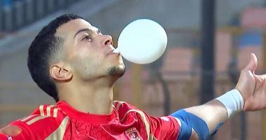 ميمي عبد الرازق لإمام عاشور: ركز في شغلك وخلي صلاح ومرموش قدوة ليك