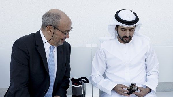 حمدان بن محمد يلتقي رئيس المجلس الإشرافي لشركة «لايكا» العالمية