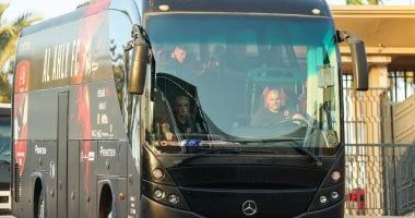 حافلة الأهلي تصل برج العرب لمواجهة فاركو بالدوري