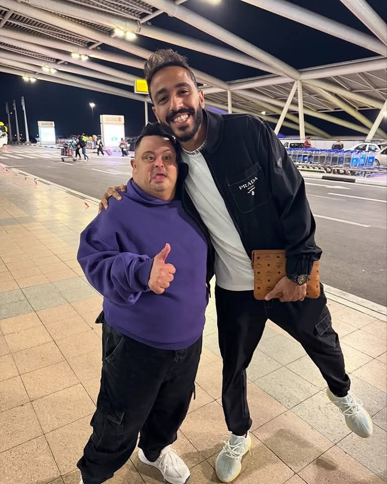 كهربا يطير إلى ليبيا لبداية مشواره مع الاتحاد وأمح يودعه.. صورة