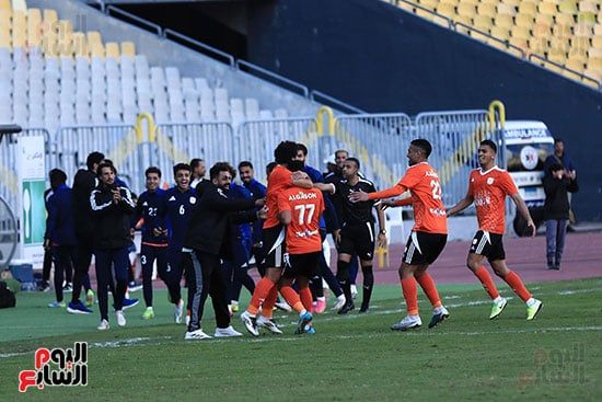 إمام عاشور يتعادل للأهلى أمام فاركو من ركلة جزاء في الدقيقة 10+45