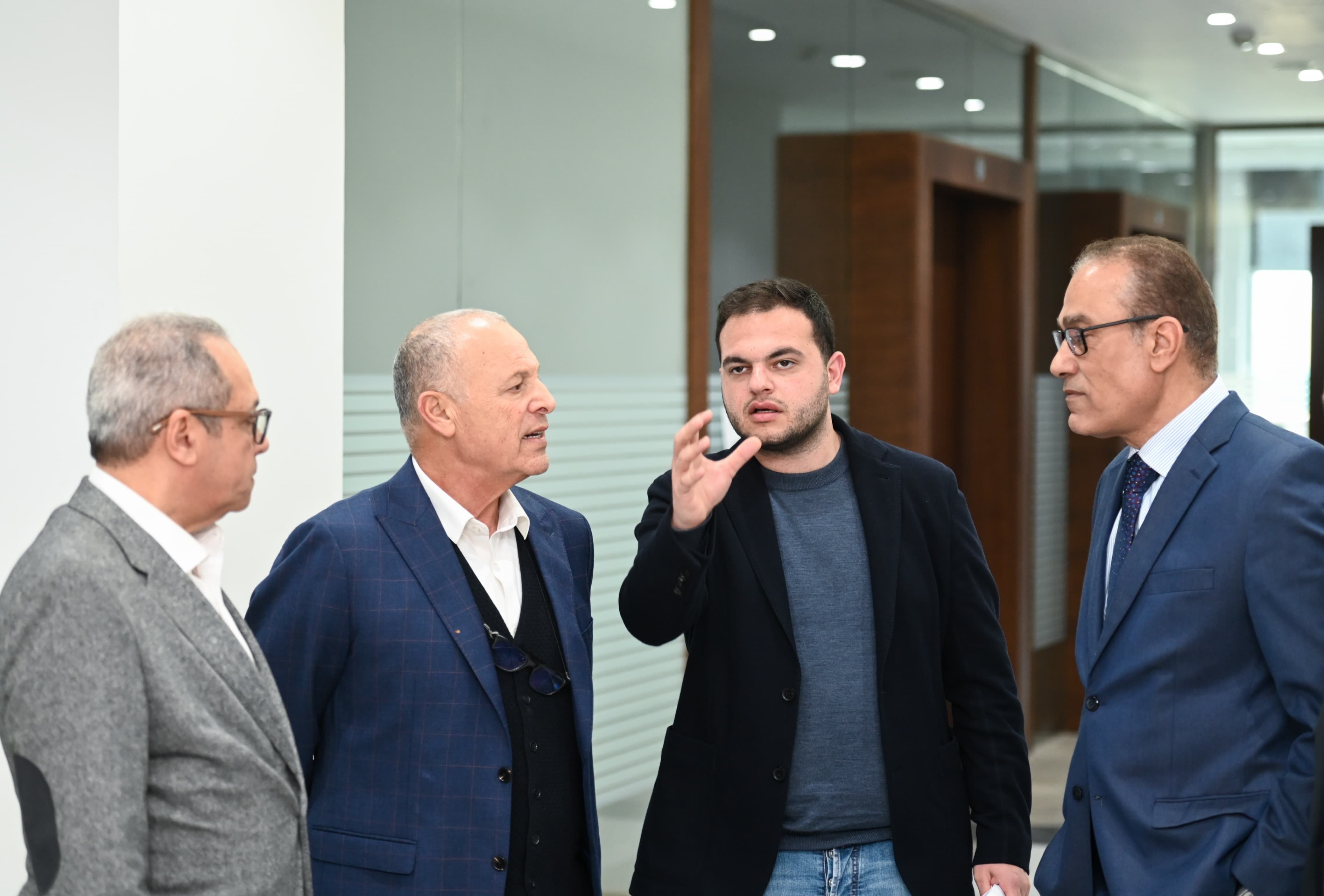 مجلس إدارة اتحاد الكرة يتفقد مركز المنتخبات الوطنية.. صور