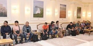 الخليج اليوم .. سلطنة عمان تعلن نجاح جهودها في الإفراج عن طاقم سفية " جلاكسي ليدر"