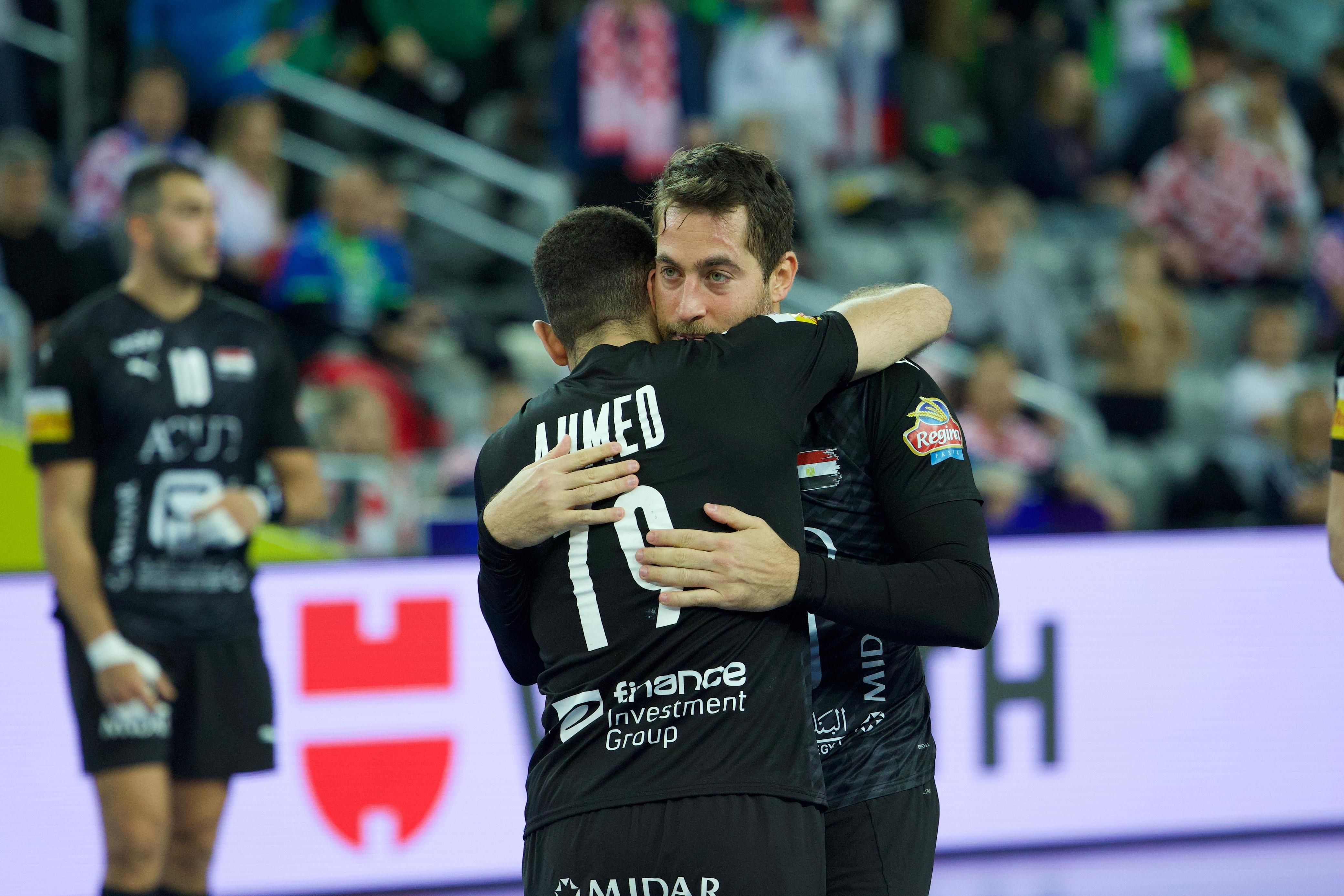 احتفالات لاعبى منتخب مصر لكرة اليد بالفوز على سلوفينيا فى كأس العالم.. صور