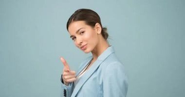 طالع الأبراج: مبدعة وبتعرف تكون صداقات بسهولة.. أبرز 6 صفات إيجابية تتمتع بها أنثى الدلو