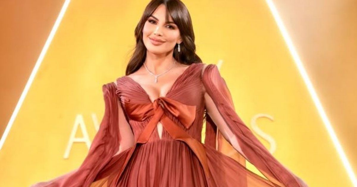 إطلالة لافتة لـ دارين حمزة في Joy Awards وهذه تفاصيلها