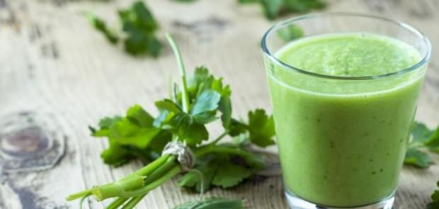 مشروب طبيعي للتخلص من احتباس الماء في الجسم.. اعرفي طريقة تحضيره