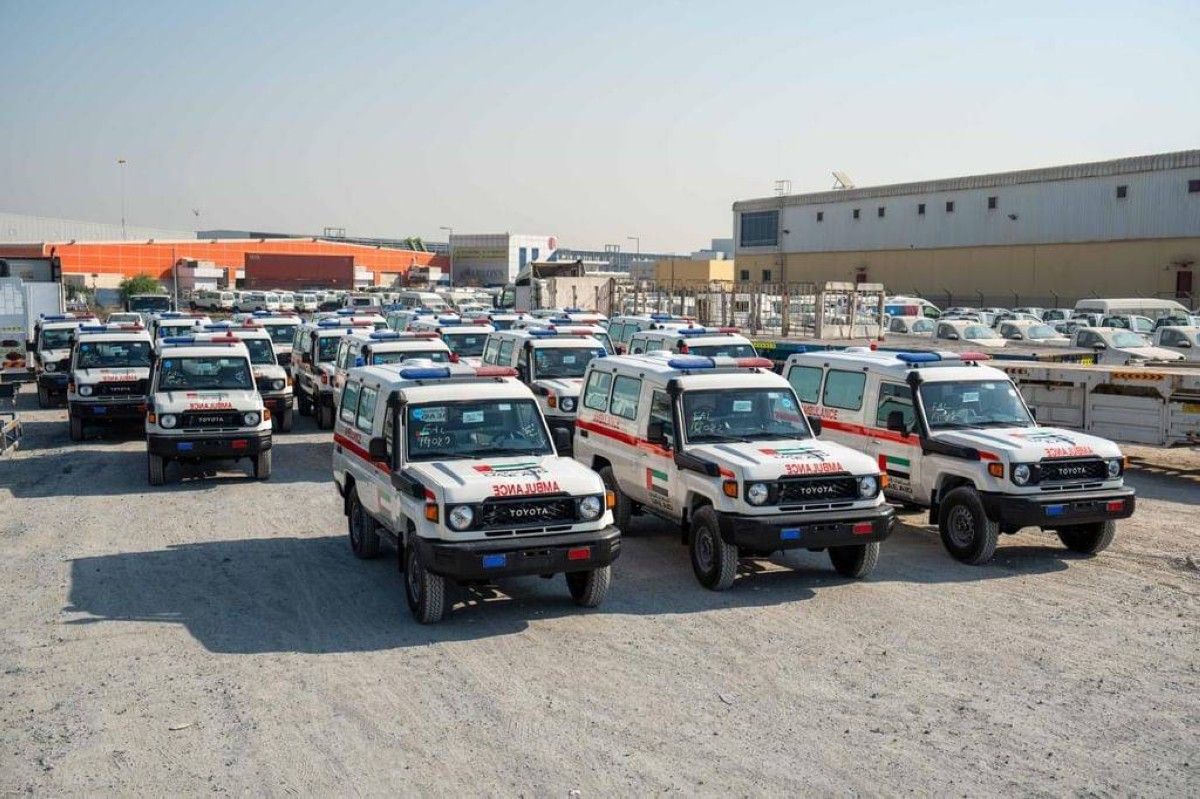 الخليج اليوم .. الإمارات ترسل 25 سيارة إسعاف ومساعدات طبية إلى أنغولا