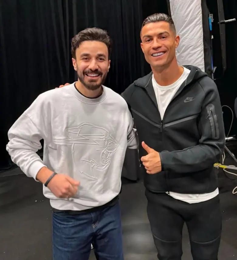 أسامة مروة يفاجئ جمهوره بلقائه مع رونالدو وجورجينا في العلا.. صور