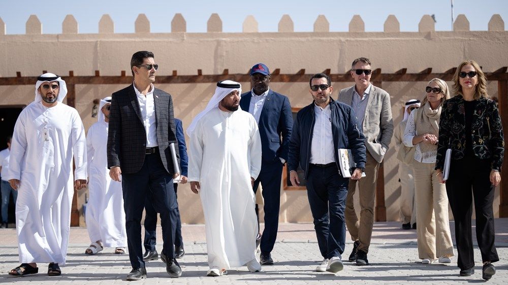 بدعوة من حمدان بن زايد.. وفد من السفراء المعتمدين في الدولة يزور مهرجان الظفرة