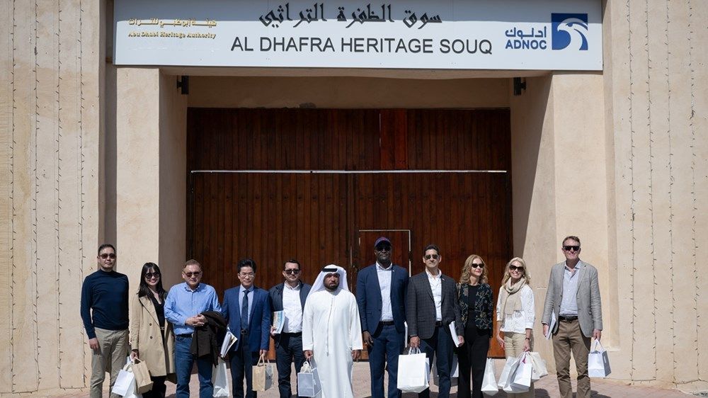 بدعوة من حمدان بن زايد.. وفد من السفراء المعتمدين في الدولة يزور مهرجان الظفرة