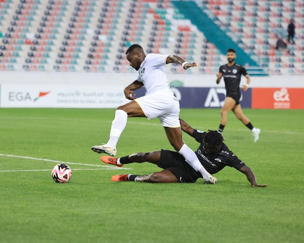 الامارات | دوري الدرجة الأولى الإماراتي.. 3 تعادلات في الجولة 14