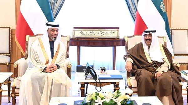 أمير الكويت يستقبل رئيس جهاز الإمارات للمحاسبة