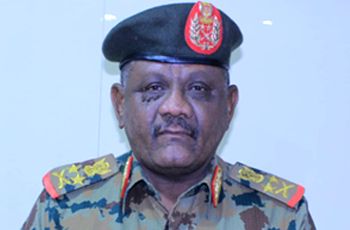 رئيس أركان الجيش : الذين ساندوا “الميليشيا” في حربها لن يكونوا جزءاً من تعمير البلاد