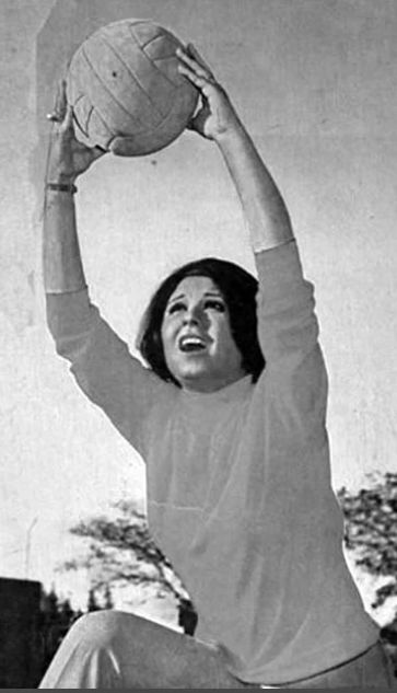 ذكرى ميلاد سعاد حسنى.. 4 أفلام تجسد علاقة السندريلا بكرة القدم